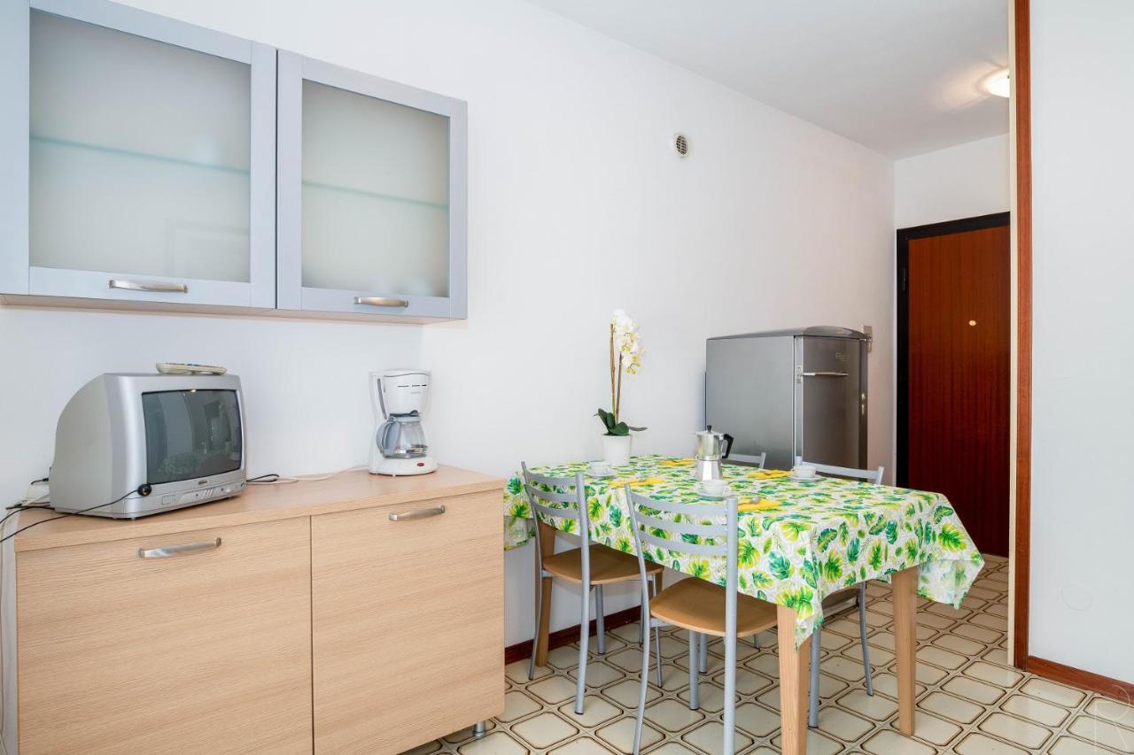 Sole B Apartment Bibione Exterior photo